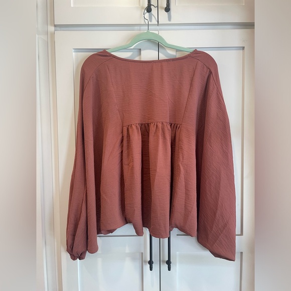 Boutique Burnt Orange Flowy Top - Picture 2 of 3